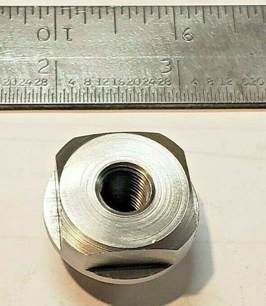 Lucas CAV Simms 501114 STECKER, montiert auf Simms-Einspritzpumpen.