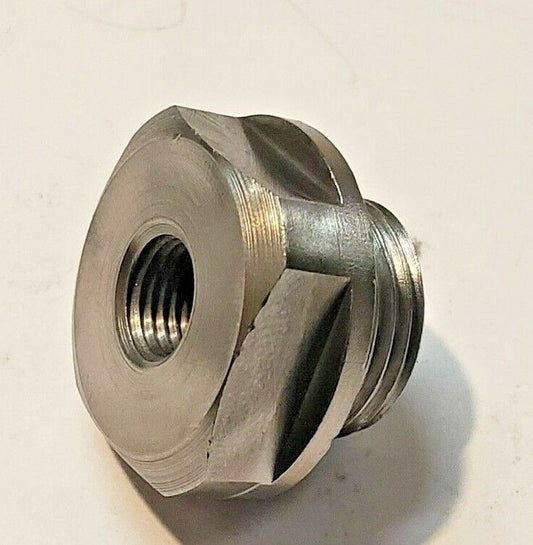 Lucas CAV Simms 501114 STECKER, montiert auf Simms-Einspritzpumpen.