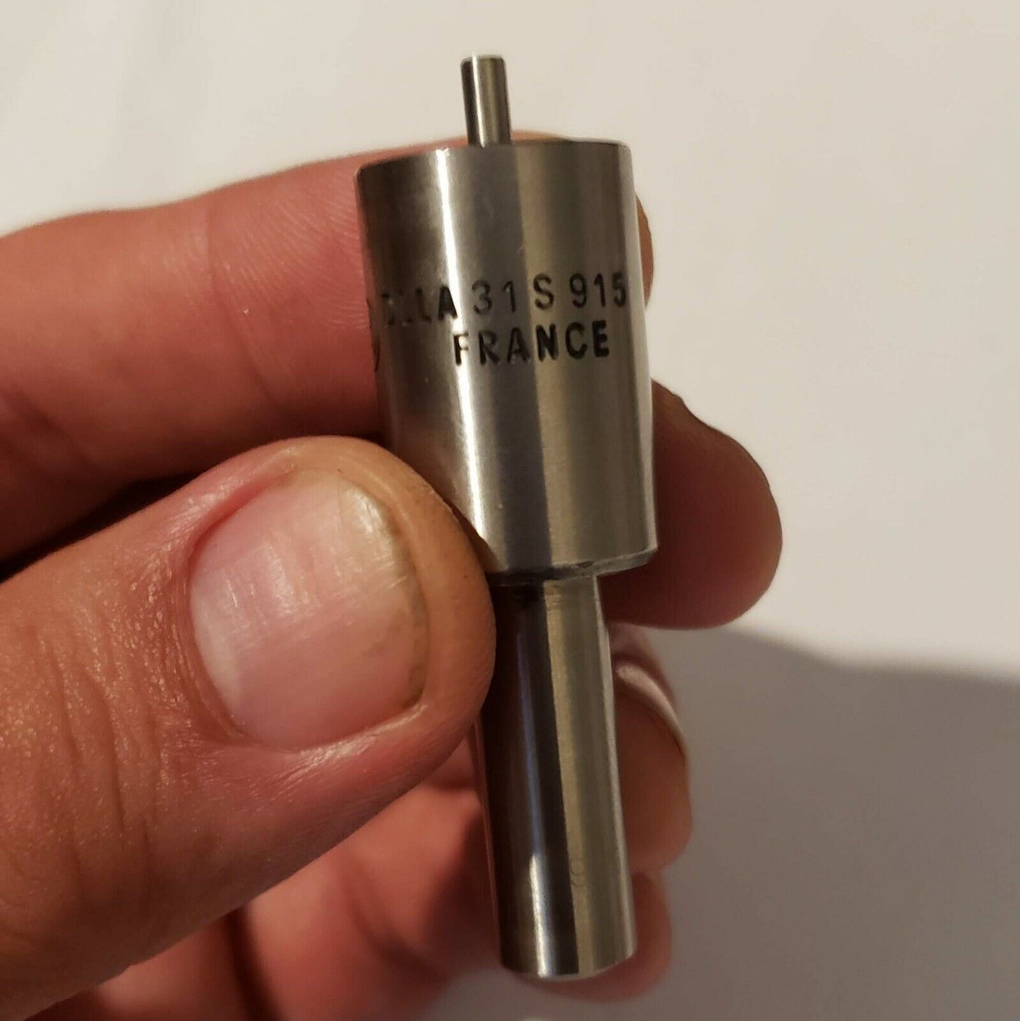 Bosch Injector 0433271452 DLLA 31s915 Nozzle NEW