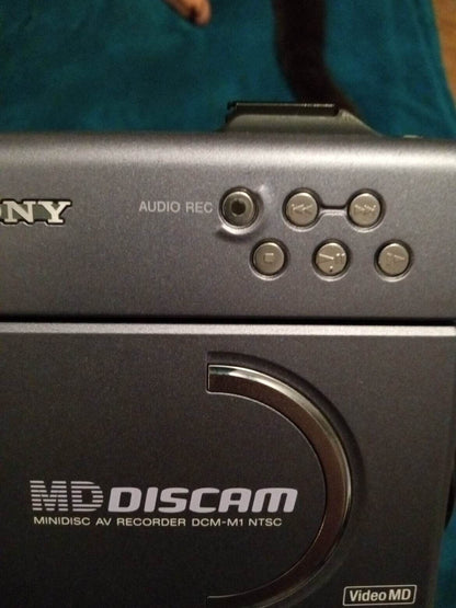 SONY MD DISCAM MiniDisc AV Recorder DCM- M1 NTSC, Ultra Rare! Tested! Working!