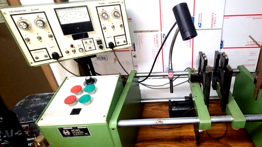 MÁQUINA DE TURBOBALANCE HEINS MODELO TC-2 CON MANUALES Y MÁS DE 20 MANDRIL PARA RUEDAS DE COMPRESOR